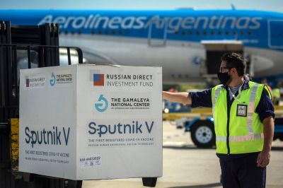 M�s vacunas: Dos nuevos vuelos de Aerol�neas Argentinas partir�n a Rusia en busca de dosis de Sputnik V