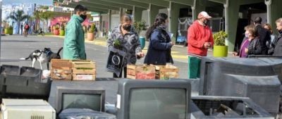 Vecinos de Gesell cambiaron artefactos el�ctricos por plantines de huerta