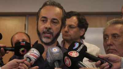 �Es un castigo a la educaci�n p�blica y a los alumnos no dar clases virtuales, porque adem�s durante esos tres d�as tampoco se van a distribuir alimentos�