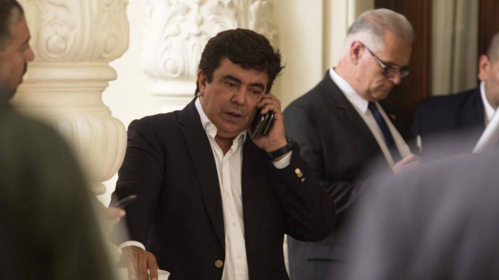 Sin acuerdos entre Espinoza y Zabaleta, se dilata la eleccin de un titular de la FAM