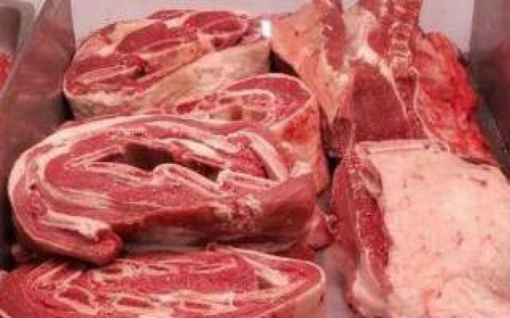 Castelli: Echarren anunci acuerdo local para bajar casi a la mitad el precio de la carne