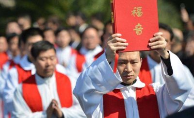 Arrestan al obispo de Xinxiang, siete sacerdotes y 10 seminaristas