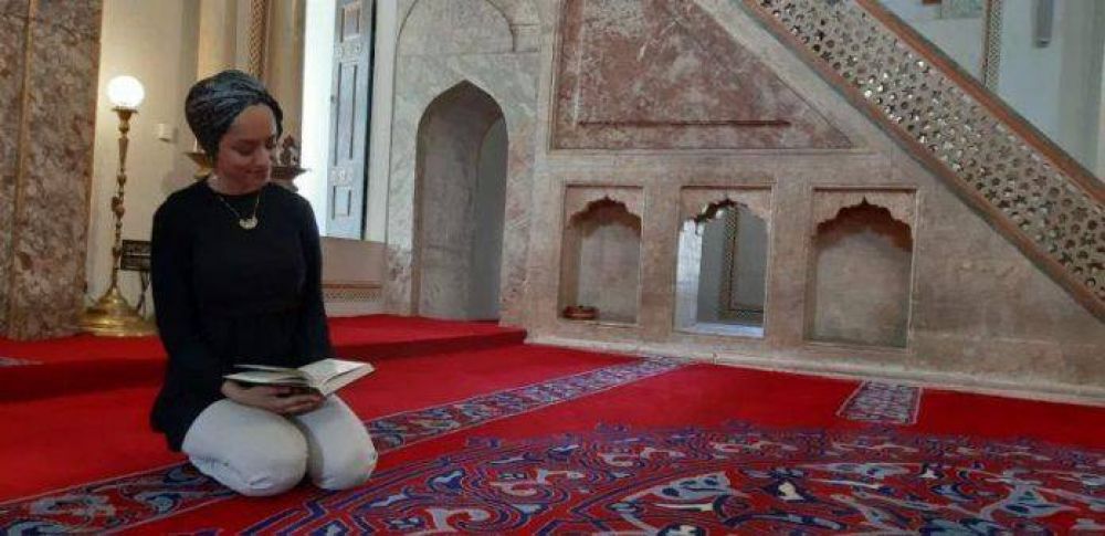 Mujeres musulmanas reviven la tradicin de recitacin del Corn en pblico