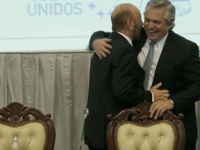 Dirigentes de la oposici�n denuncian que el gobierno de Insfran vacun� presos ante que a las Fuerzas de Seguridad