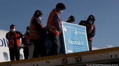 El Gobierno se respalda en la llegada de vacunas para aliviar el fastidio por el confinamiento y llegar mejor a las PASO