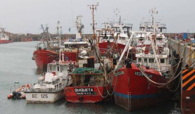 Vacunación a pescadores: Provincia se cortó sola y se abrió la polémica con otros rubros