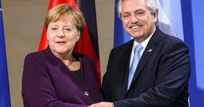 Alberto cosech� el apoyo de Angela Merkel por la deuda con el Club de Par�s y el FMI