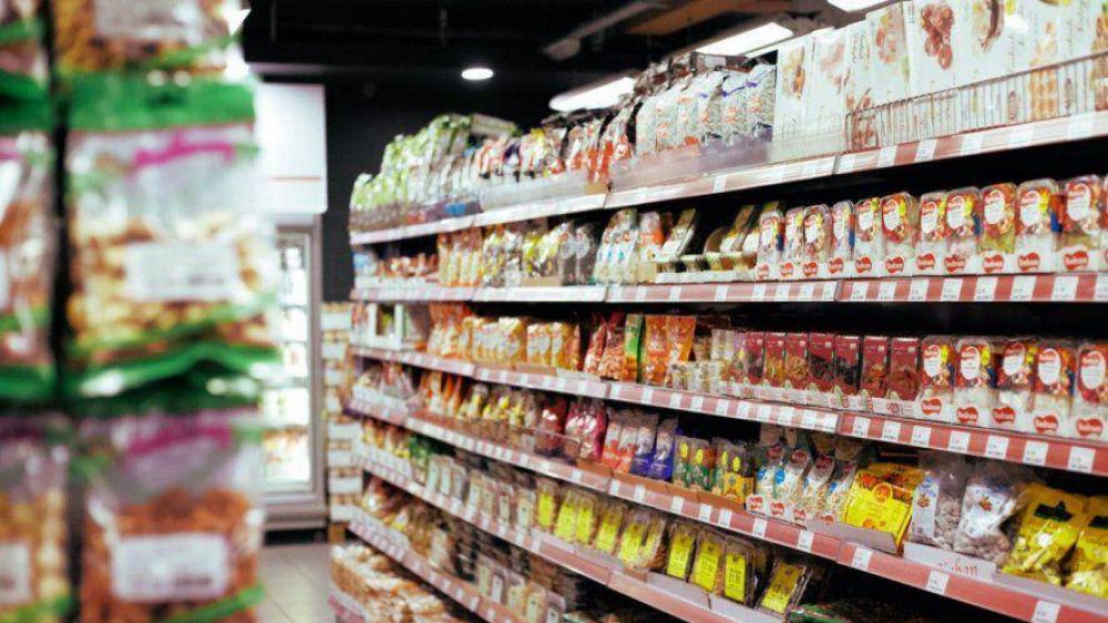 Las ventas en supermercados cayeron 8,8% interanual