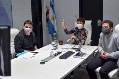 Mayra particip� de la entrega de diplomas a j�venes que hicieron el curso de Introducci�n al Trabajo