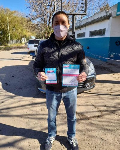Watson se aplic� la primera dosis de la vacuna contra el Covid-19