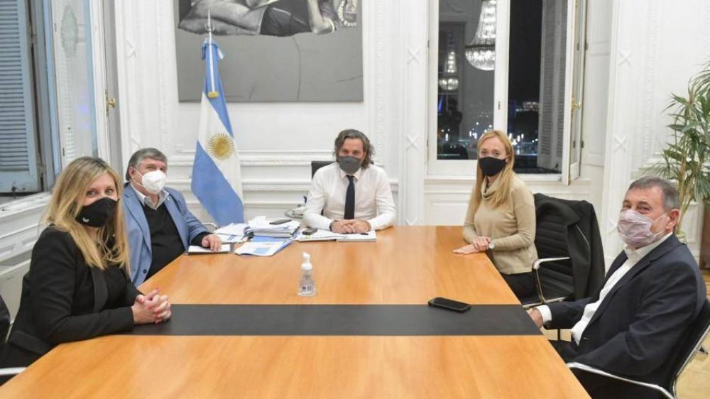 Cafiero recibi� a los senadores despu�s de los cruces por el FMI