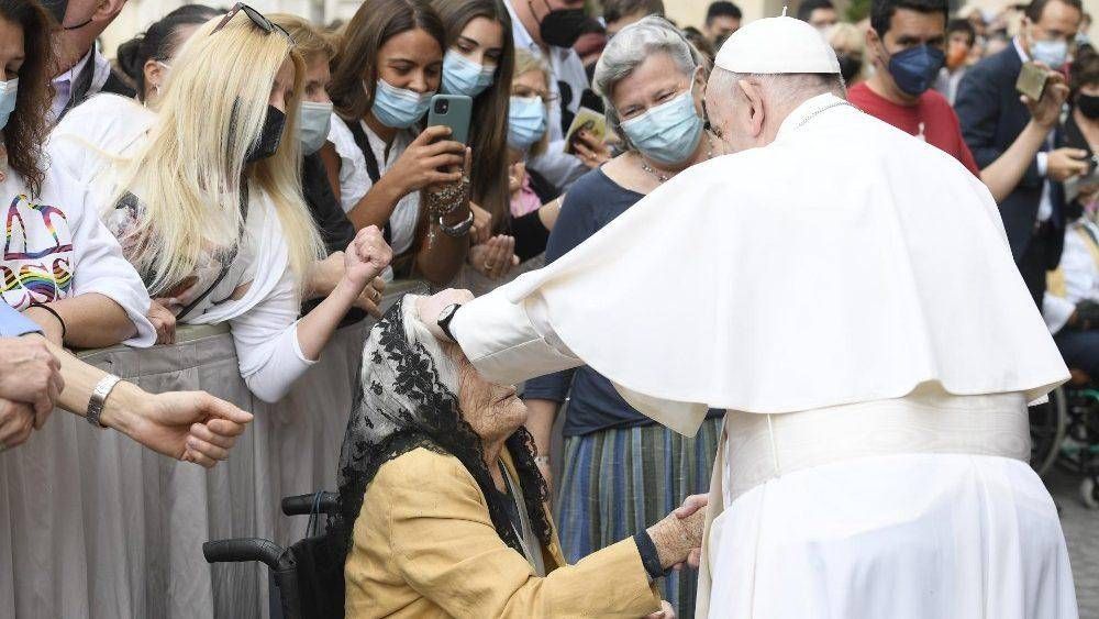 El Papa en la catequesis: debemos ser conscientes de que Jess reza por nosotros