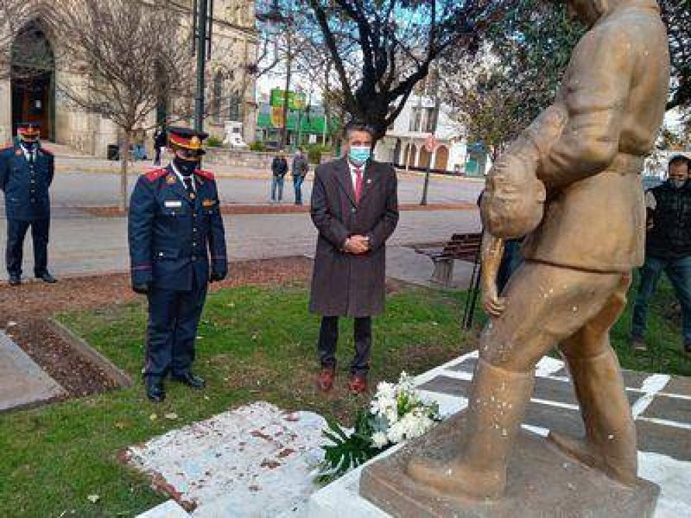 Se realiz un sencillo y emotivo acto, con motivo del 219 aniversario de Lobos y el Da del Bombero Voluntario