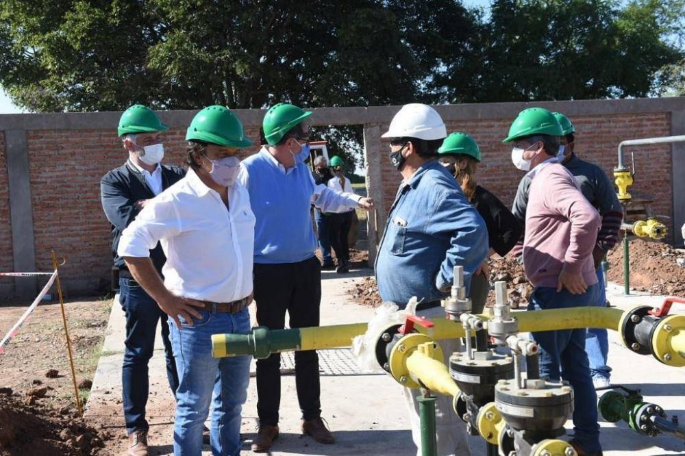 Saenz supervisó las obras para que residentes de Ballivián y Coronel Cornejo accedan al servico de gas natural