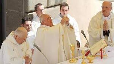 Papa Francisco: La Eucarist�a es escuela de caridad y solidaridad