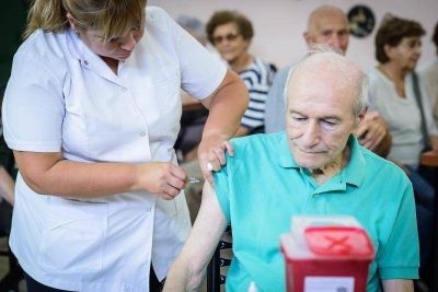 Tras las vacunaciones sin turno, la provincia eval�a vacunar a domicilio para potenciar la inmunizaci�n