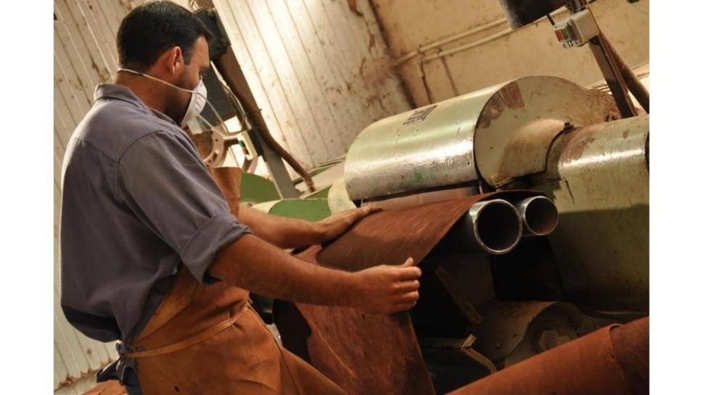 Sindicatos reclaman que se suspenda la exportación de cuero crudo