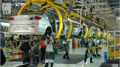 INDEC: La actividad industrial creci� un 55,9 % en abril respecto al mismo per�odo del a�o anterior