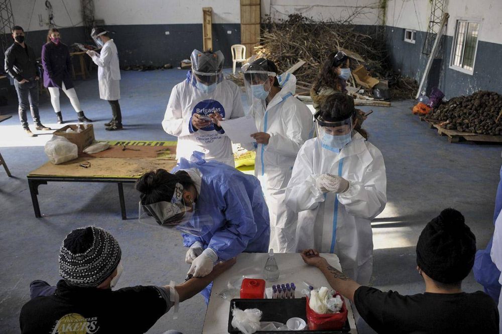 Sigue golpeando la pandemia: 722 fallecidos y 31.137 nuevos contagios