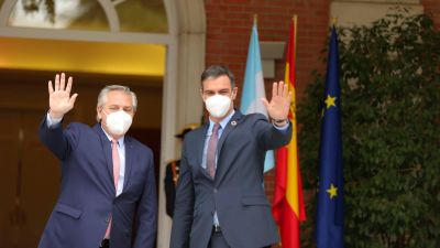 Alberto recibe a Pedro S�nchez y un pu�ado de inversores espa�oles para relanzar relaciones