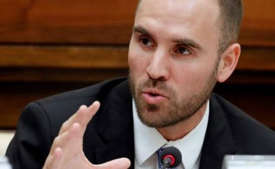 Guzm�n se alinea con el Gobierno y apoya negociaci�n de deuda bonaerense