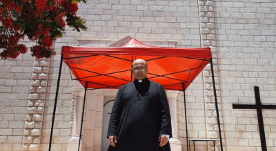 El valiente cura argentino que tiende puentes entre israel�es y palestinos