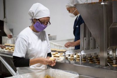 Pasteleros acord aumento del 36% ms sumas por $20.000 para alfajoreros