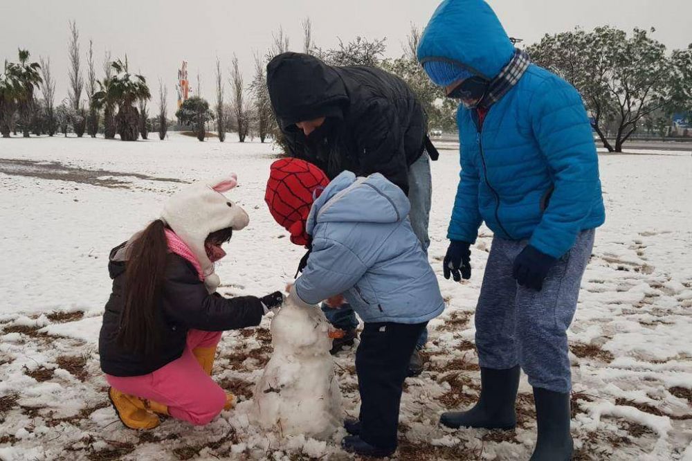Otra histrica nevada en Crdoba capital: inusual fenmeno para otoo