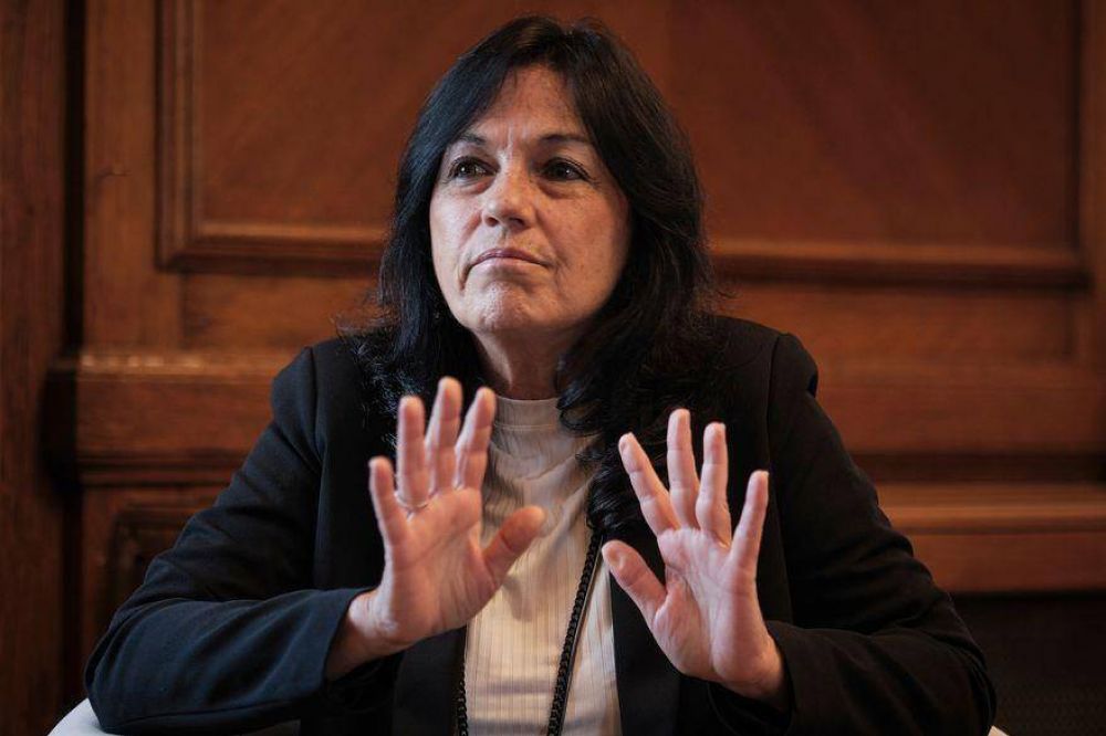 Vilma Ibarra cruz a Facundo Moyano: No se puede discutir sin nosotras
