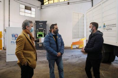 Cabandi� entreg� maquinaria para la gesti�n integral de los residuos en Pilar