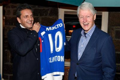 Pastas, vino y casi cuatro horas de charla: la cena de Massa con Clinton en Nueva York