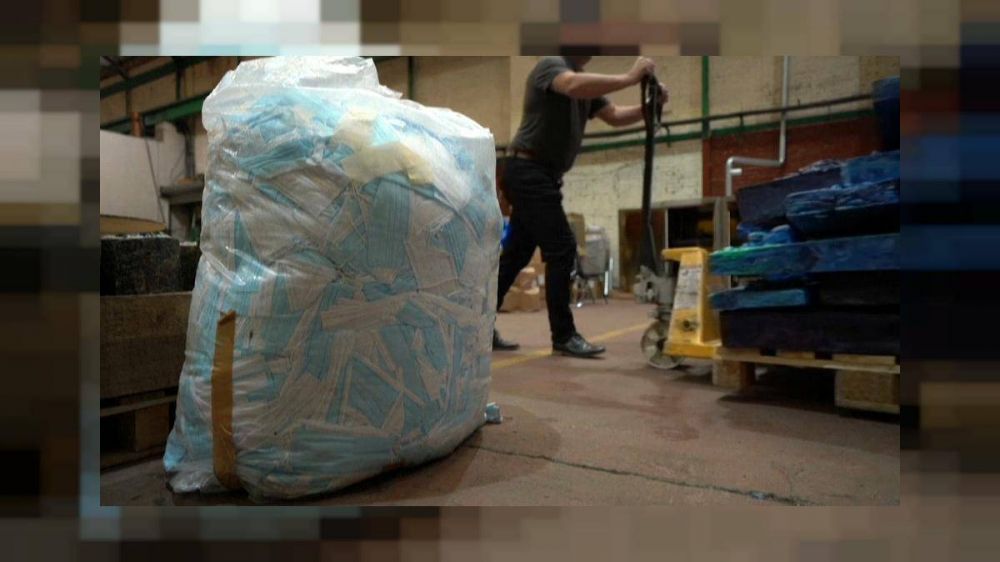 Varios hospitales británicos adoptan maquinaria industrial para reciclar mascarillas