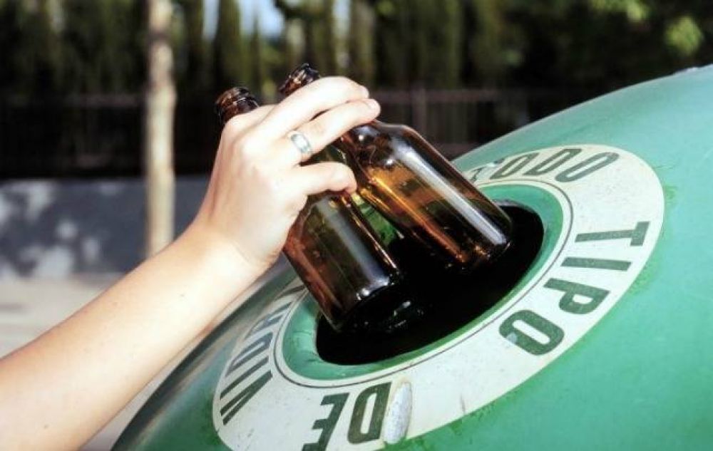El PP plantea adherirse al proyecto Reciclos para el incentivo del reciclaje de latas y botellas de plstico