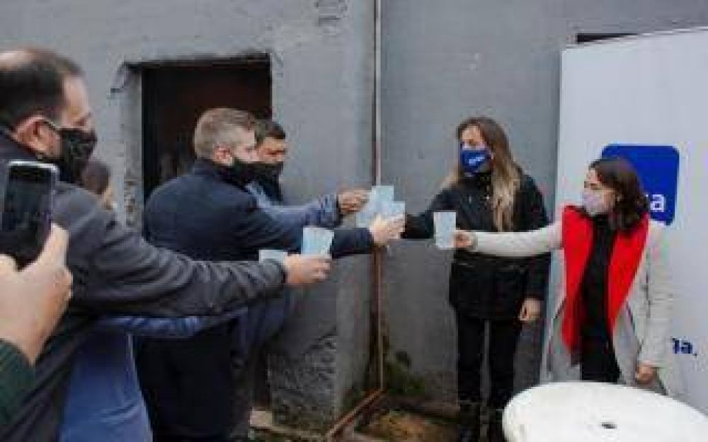 Tigre: Malena Galmarini inaugur junto a Concejales del FR Todos una red de agua potable para El Talar