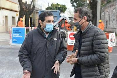 Moreira y Katopodis recorrieron la puesta en valor de la calle Perdriel