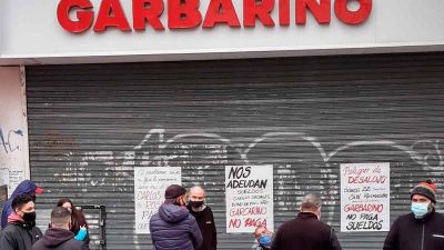 Protesta de trabajadores de Garbarino en Lan�s