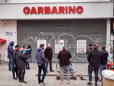 Trabajadores denuncian que Garbarino adeuda sueldos, cargas sociales y bono de fin de año y está vaciando sus locales
