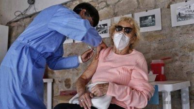 Analizan incluir una tercera dosis en el plan de vacunaci�n contra el coronavirus