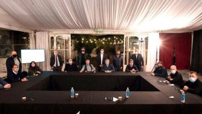 Juntos por el Cambio evit� que exploten las diferencias y dio se�ales de unidad entre sugestivas ausencias e indicios de que la pelea no termin�