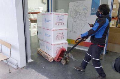 Arribaron a C�rdoba otras 102.400 vacunas contra el coronavirus