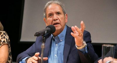 Tras el acuerdo paritario, el Congreso bancario denunci� a la banca privada y promover� sanci�n de Ley de Servicios Financieros