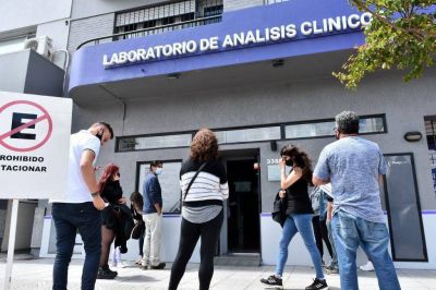 Bajaron 20% los contagios pero a�n hay m�s de 220 pacientes internados