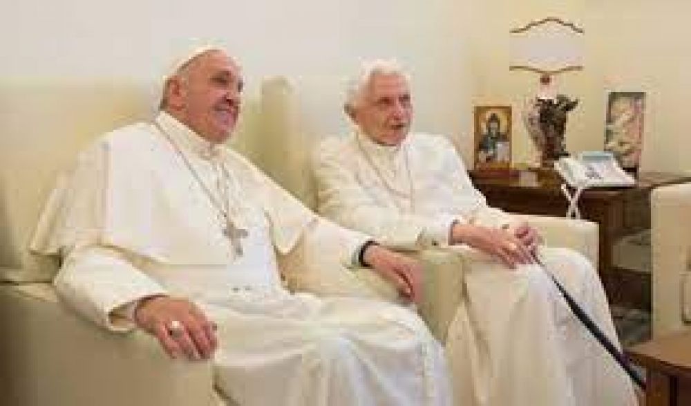 Papa Francisco felicita a Benedicto XVI por el 70 aniversario de su ordenacin sacerdotal