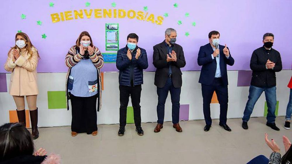 Ferraresi y Arroyo inauguraron el edificio para el Jardn Maternal 1 de Avellaneda