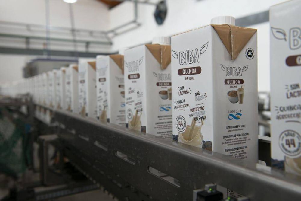El Intendente particip del lanzamiento del primer alimento bebible a base de quinoa en el mercado argentino
