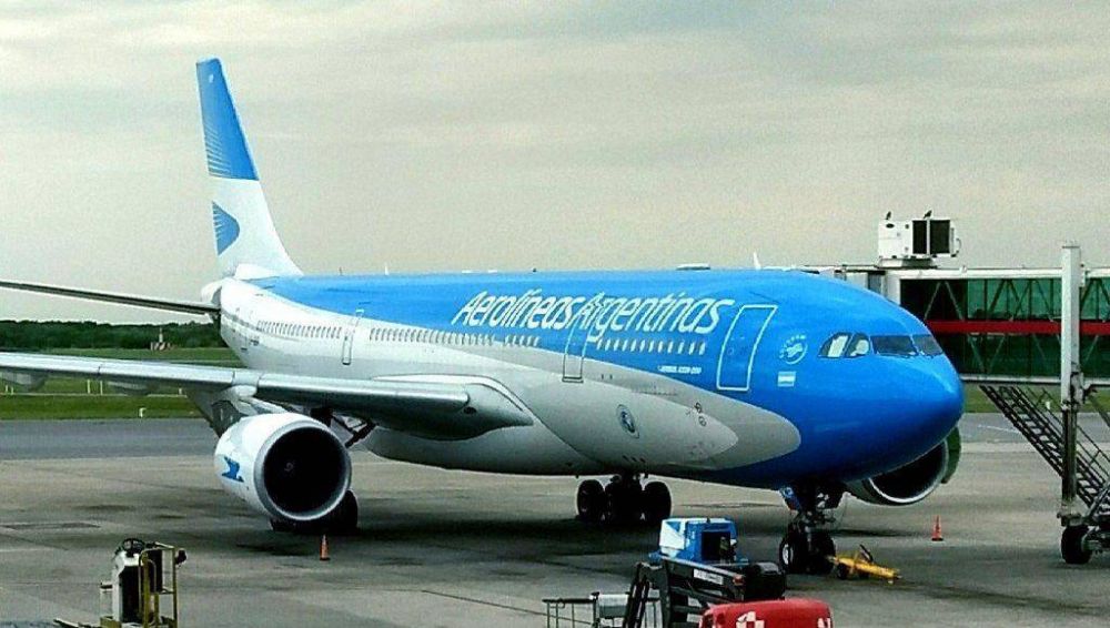 Aerolneas Argentinas dar un 36,5% de aumento a sus trabajadores hasta octubre