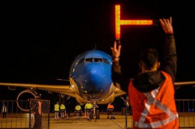 Parte otro vuelo de Aerol�neas Argentinas hacia Mosc� en busca de m�s Sputnik V