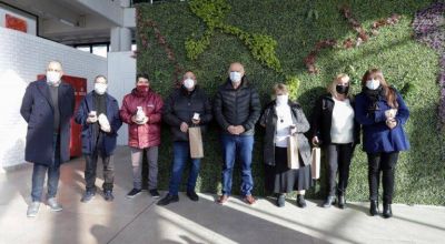 Municipio Lan�s: medallas por su trayectoria a trabajadores y trabajadoras