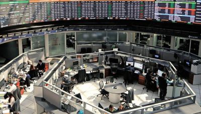 BMV retrocede tras informe de empleo en EU; FEMSA y Cemex encabezan bajas