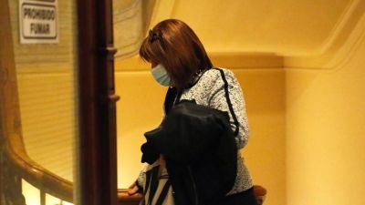 Tensi�n en el tramo final de la negociaci�n para que Patricia se baje